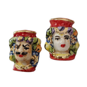 Ceramica di Caltagirone Teste di Mori su Sfondo Rosso Foglia D’Oro 28x30mm (111)