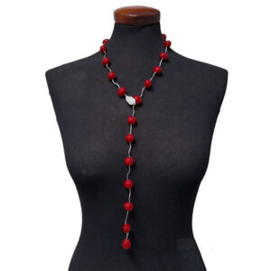 Collana Lunga Realizzata con Pietre in Conchiglia Rosse Lisce Ovali con Chiusura Centrale Regolabile