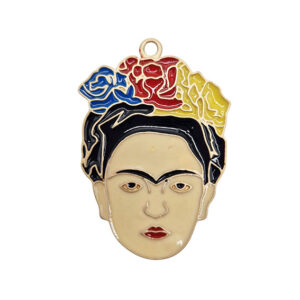 Ciondoli in Ottone Smaltati Raffigurante Frida su base Oro 31x40mm (CNOT229)