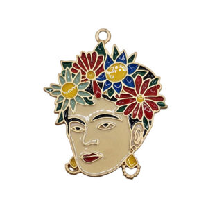 Ciondoli in Ottone Smaltati Raffigurante Frida su base Oro 36x40mm (CNOT228)
