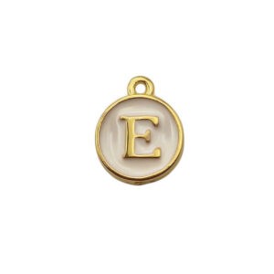 Ciondoli in Ottone Italiano Smaltate a Mano Lettera "E" su Sfondo Bianco 12mm (LTOT002-E)